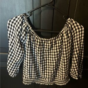 Hollister women’s medium black and white gingham crop top